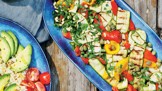 Salát z grilovaných cuket a paprik: Báječný recept ze sezonních surovin
