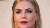 Děsivé 13. komnaty slavných: Charlize Theron viděla vraždu otce, Jim Carrey tragicky ztratil oba rodiče