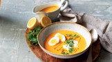 Bio mrkvový krém s červenou čočkou: Příjemně teplá večeře do nepřívětivých dnů