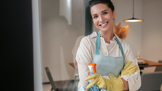 Jarní úklid: Nebuďte otrokem domácnosti a vsaďte na běžné suroviny. Jak vám pomohou ocet či jedlá soda?