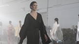 Návrhář Michael Kováčik odstartoval pražský Fashion Week: Hvězdou přehlídky byla Aneta Vignerová