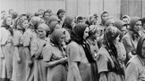 Ženy v Osvětimi: Mladé matky se prý schovávaly před svými dětmi, prodloužilo jim to život
