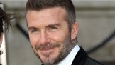 David Beckham zveřejnil u příležitosti matčiných narozenin fotky z dětství. Fanoušci se nestačili divit