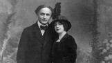 Bizarní poslední vůle: Harry Houdini požádal manželku o spiritistickou seanci
