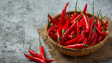 Sýrový salát s jablky: Neotřelý recept s chilli, které je plné antioxidantů a pomáhá s hubnutím