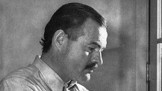 Ernest Hemingway: Přežil tři válečné konflikty, celý od krve zachraňoval kamarády z náruče smrti