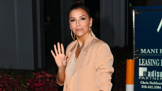 Módní ikona Eva Longoria: Její vyladěný podzimní outfit by měla mít v šatníku každá žena