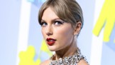 Trik na dokonale červené rty od vizážistky Taylor Swift: Zásadní jsou dva odstíny konturky