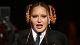 Stala jsem se obětí ageismu a misogynie, zuří Madonna po nelichotivých fotkách svého obličeje na Grammy