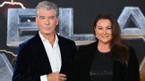 Pierce Brosnan slaví 70: Z neodolatelného Jamese Bonda je prošedivělý elegán hájící svou ženu