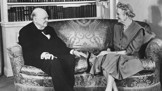 Clementine Churchill: Příběh manželky premiéra, která sama chtěla být státníkem, jen kdyby nemusela místo kalhot nosit sukni
