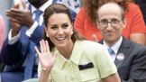 Limetkové šaty Kate Middleton z Wimbledonu ve výprodeji: Princezna z Walesu zářila v kombinaci buklé a plisované sukně