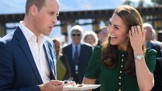 Nejoblíbenější jídla královské rodiny: William sbalil Kate na boloňské špagety, Camilla miluje míchaná vajíčka a Kate piškot s karamelem