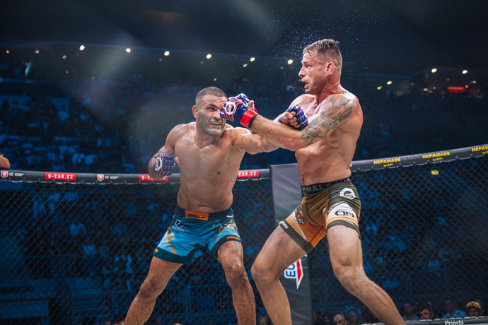 FOTO: Jotko porazil zatím všechny svoje soupeře. – stránka 5