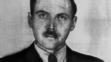 Sadistický nacistický "lékař" Josef Mengele. V koncentračním táboře se mu říkalo Anděl smrti.
