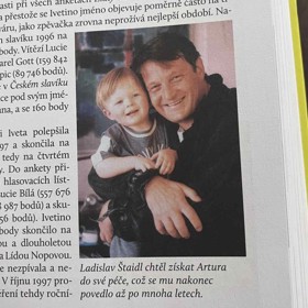 Ladislav Štaidl na archivní fotografii se synem Arturem. 