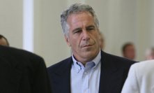 Sexuální delikvent Jeffrey Epstein.