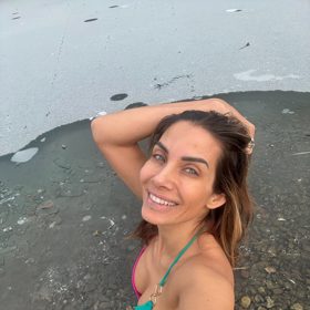 Eva se ve svém věku rozhodně nemá za co stydět. 