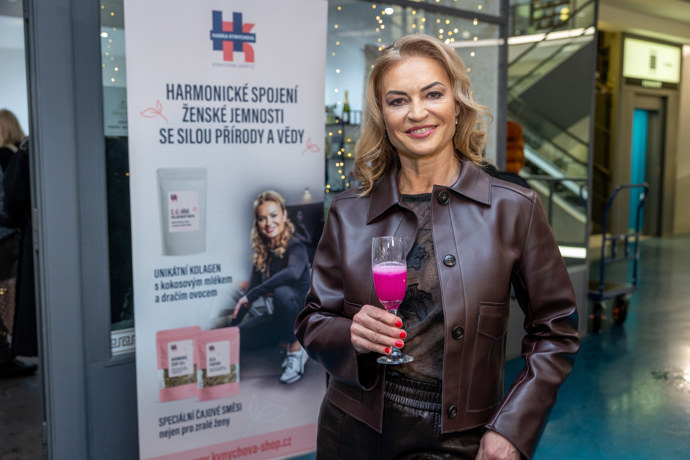 FOTO: Hana Kynychová představila svou novou řady čajů a kolagenu. – stránka 10