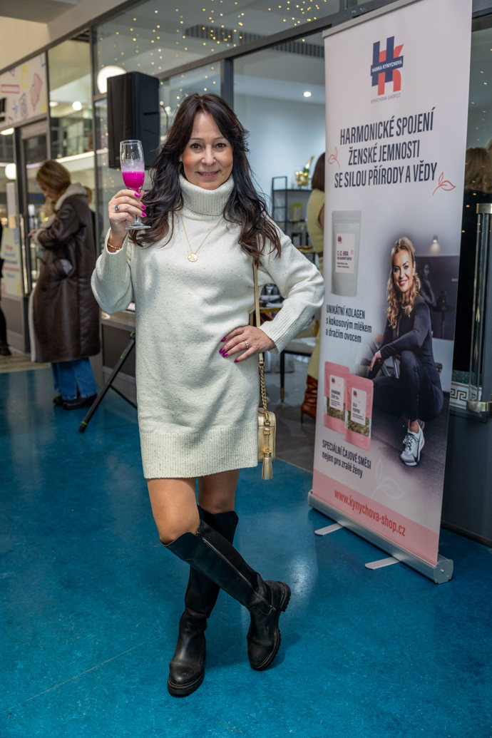 FOTO: Heidi Janků si nenechala ujít představení nové řady čajů a kolagenu Hanky Kynychové.