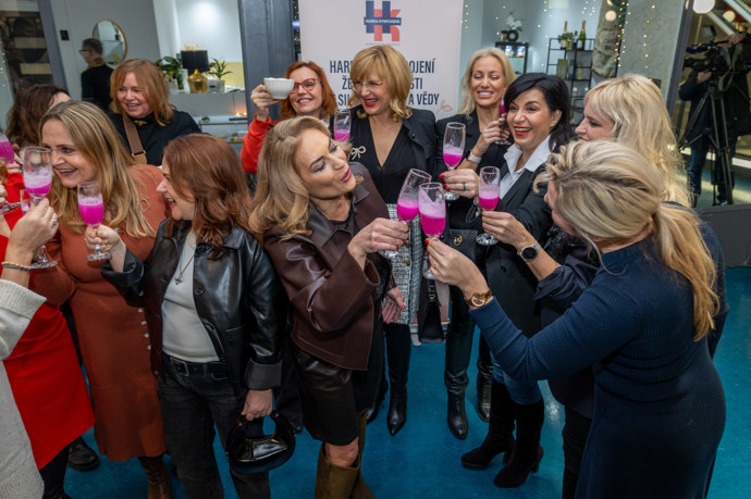 FOTO: Hana Kynychová pokřtila svou novou řadu čajů a kolagenu. – stránka 2