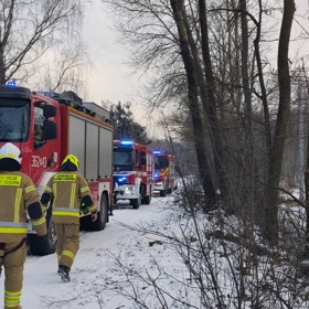 Na místo dorazily hasičské jednotky i záchranáři.