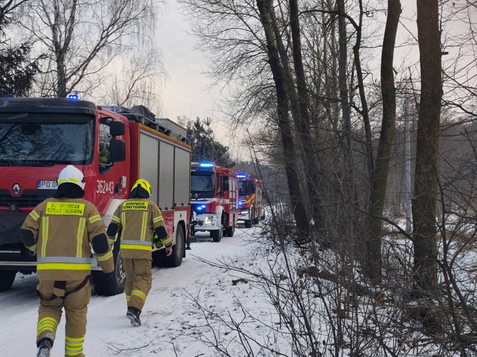 FOTO: Na místo dorazily hasičské jednotky i záchranáři. – stránka 1