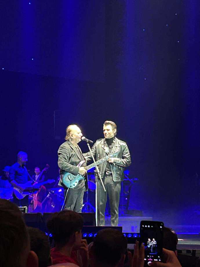 FOTO: Leoš Mareš a Petr Janda na koncertu pro Patrika Hezuckého. – stránka 1