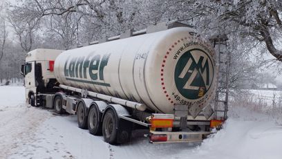 FOTO: Záchranáři v Karlovarském kraji zasahovali u několika nehod.