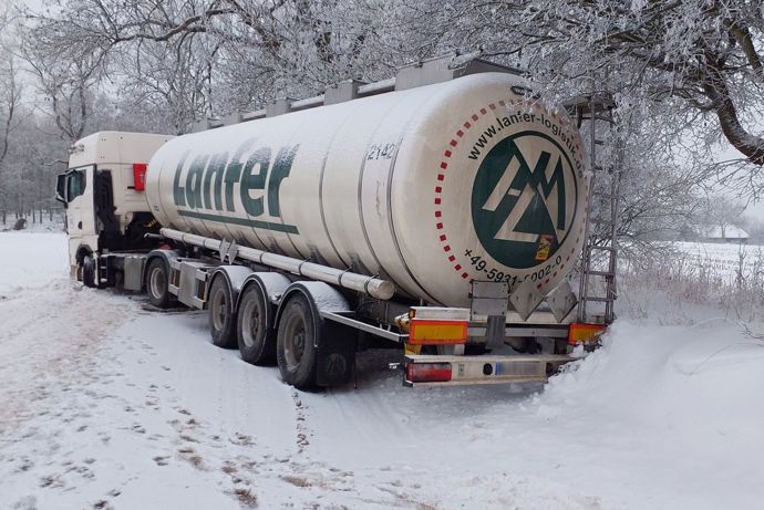 FOTO: Záchranáři v Karlovarském kraji zasahovali u několika nehod. – stránka 1