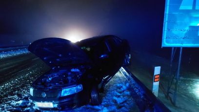 FOTO: Záchranáři v Karlovarském kraji zasahovali u několika nehod.