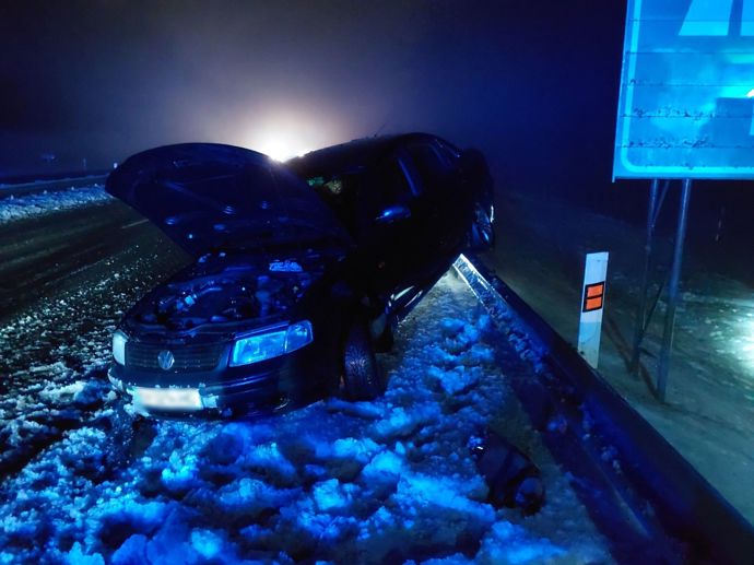 FOTO: Záchranáři v Karlovarském kraji zasahovali u několika nehod. – stránka 2