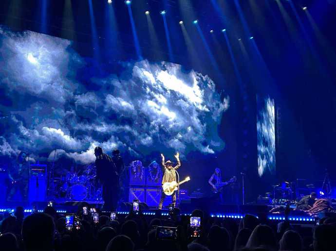 FOTO: Na koncertu pro Patrika Hezuckého vystoupila také kapela Lucie. – stránka 1