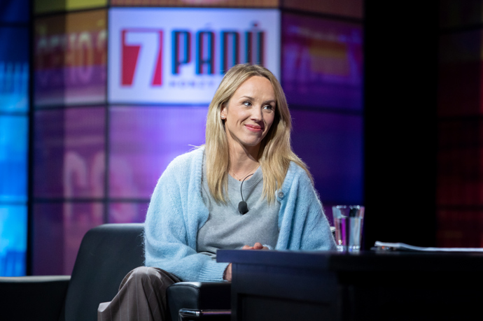 FOTO: Petra Hřebíčková v pořadu 7 Pádů Honzy Dědka. – stránka 16