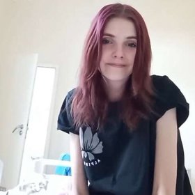 Shining Ája prohrála boj s nemocí.