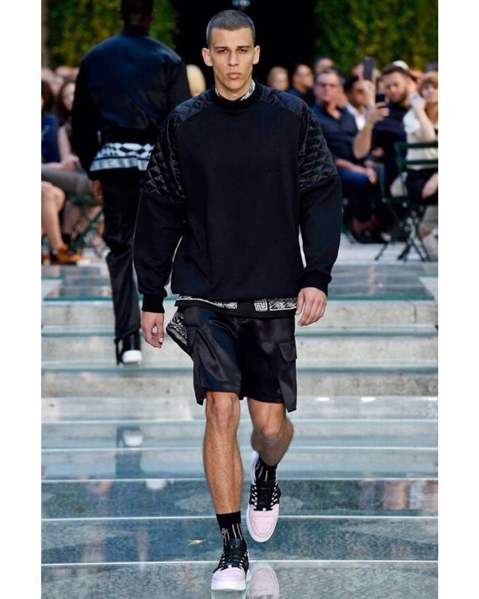 FOTO: Adrian Chabada dělal modeling. – stránka 1