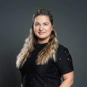 Iva je sociální pracovnice.