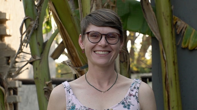 FOTO: Lucka žije v zahraničí se svým manželem a třemi dětmi. – stránka 41