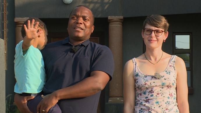 FOTO: Lucka s manželem a nejmladším synem. – stránka 35