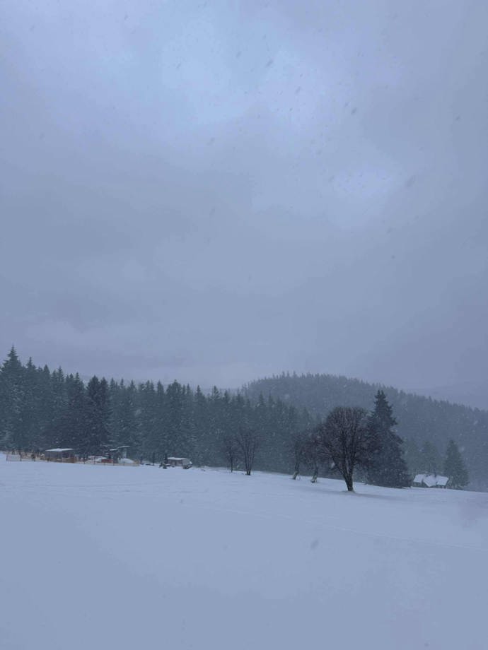 FOTO: V Peci pod Sněžkou napadla hromada sněhu. – stránka 3