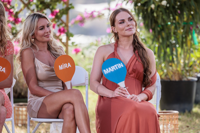 FOTO: Šárka Peková s Kristýnou Svěchotovou. – stránka 24