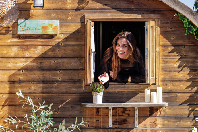 FOTO: Krásná Stella Tesaříková. – stránka 9