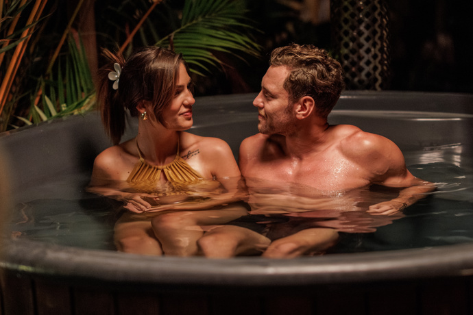 FOTO: Miroslav Dubovický si vzal Stellu do vířivky. – stránka 2