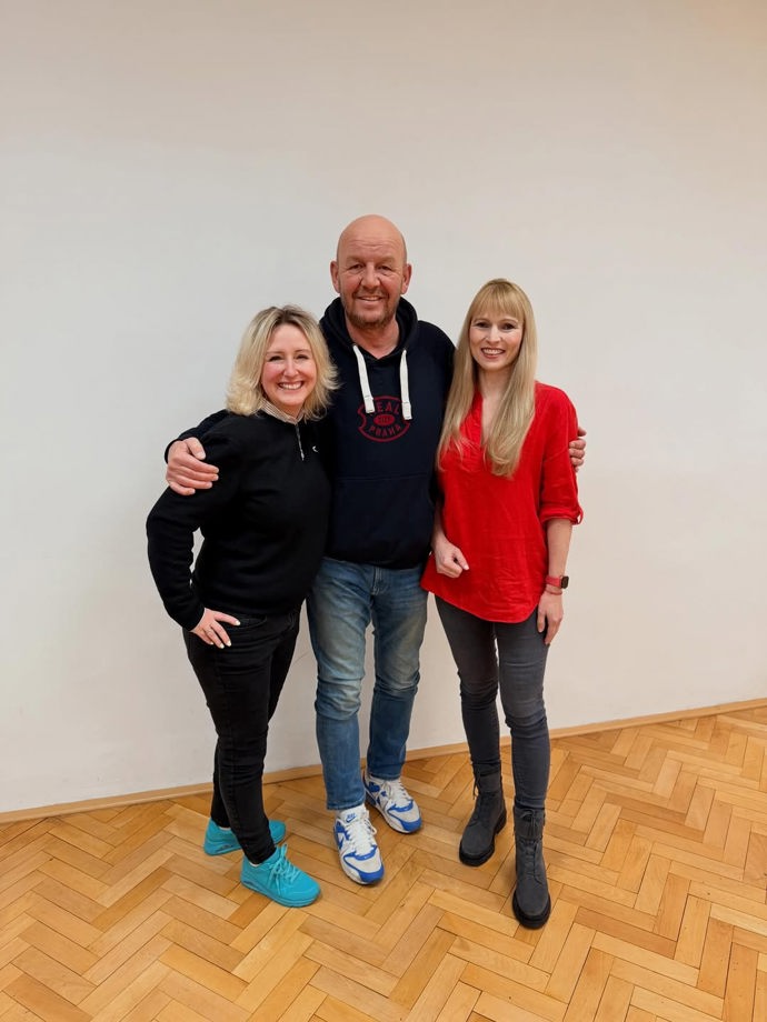 FOTO: Zajíčková je ze smrti kamaráda zdrcená. – stránka 153