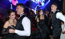 Jágr to po boku Branišové rozjel jako za mlada: Smích a divoké tanečky na Plese jako Brno