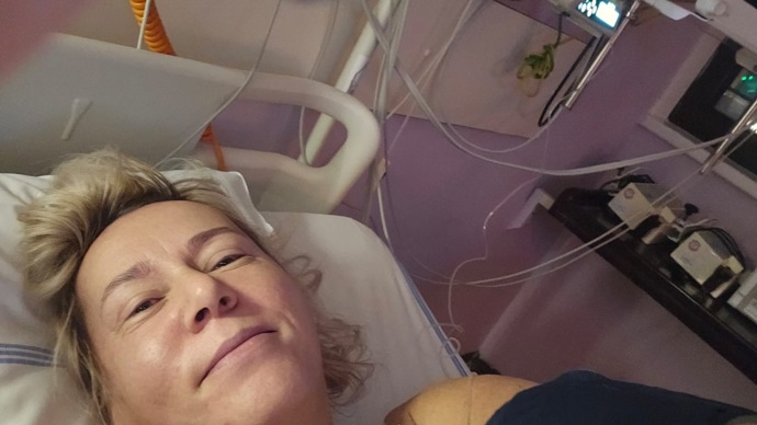 FOTO: Europoslankyně Klára Dostálová skončila v nemocnici.