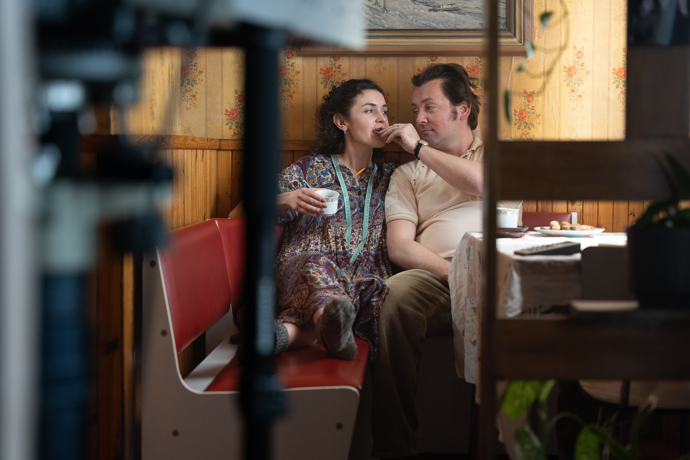 FOTO: Petr Lněnička a Sarah Haváčová hrají  v seriálu Metoda Markovič: Straka manžele. – stránka 1