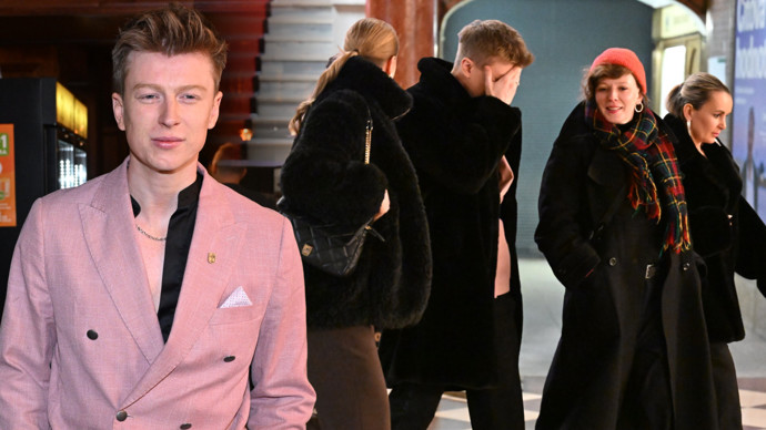 FOTO: Adam Mišík odcházel z premiéry hned se třemi kráskami. – stránka 2