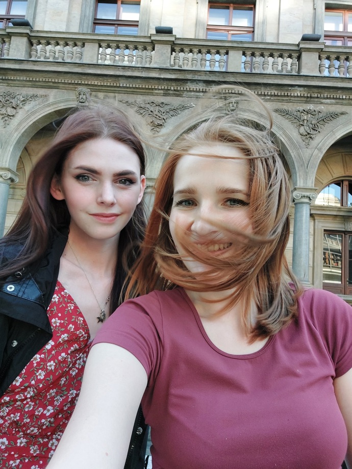 FOTO: Shining Ája a Adéla Doležalová. – stránka 8