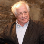 Zpěvák Pavel Bobek si užíval do čtyřiceti... příčinou jeho rozchodu s krásnou Andreou Čunderlíkovou, jež se nesmazatelně zapsala do paměti televizních diváků jak sestřička Ina ze seriálu Nemocnice na kraji města, se rozešel kvůli striptýzu, který si nenechal ujít na plese.